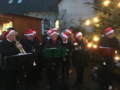 Bild vergrößern: Musik auf dem Rüschendorfer Weihnachtsmarkt
