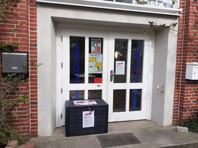 Bild vergr&ouml;&szlig;ern: Kreativbox vor dem Jugendtreff in Damme