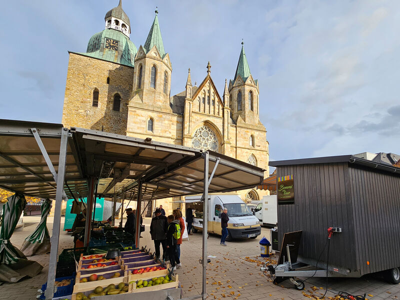 Bild vergrößern: Neuer Standort des Dammer Wochenmarktes: Kirchplatz der St. Viktor-Kirche