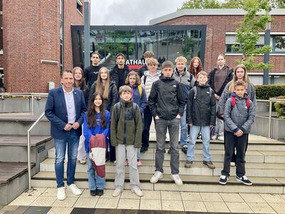 Sch&uuml;lervertretung der Realschule Damme zu Besuch bei B&uuml;rgermeister Mike Otte