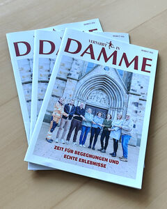 Bild vergr&ouml;&szlig;ern: Vernarrt in Damme Herbstausgabe 2026 Titelseite